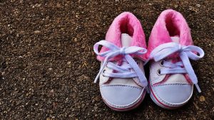 Bei Schuhen auf die richtigen Kindergrößen achten